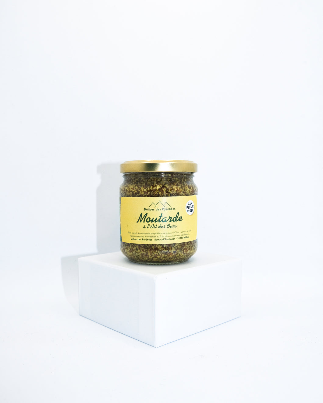 Old fashioned wild garlic mustard